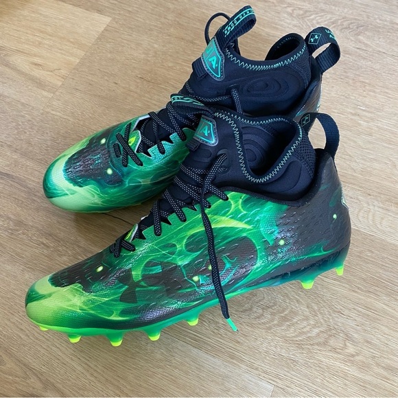 Under Armour Spotlight Lux MC LE Slime Football Cleats Black